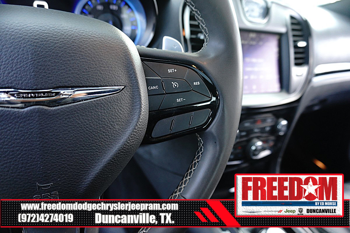 Used 2023 Chrysler 300 S RWD image 27