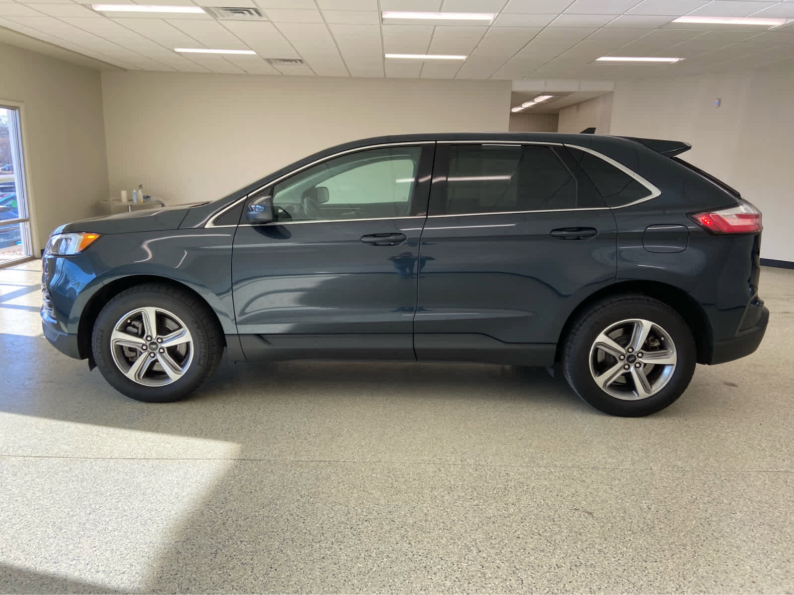 Used 2024 Ford Edge SEL w/ Convenience Package image 14