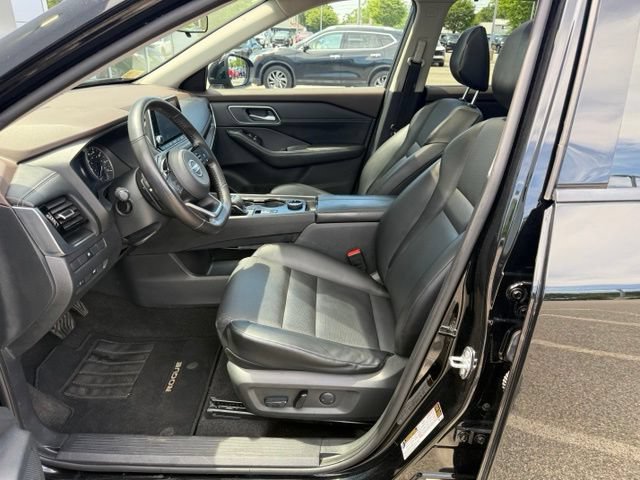 Used 2021 Nissan Rogue SV w/ Premium Package AWD/4WD image 16