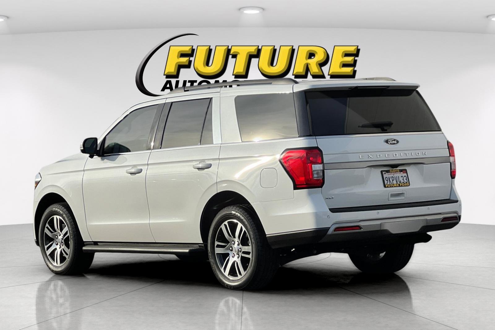 Certified 2024 Ford Expedition XLT image 5