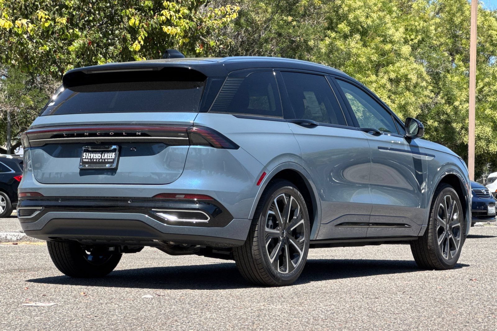 New 2026 Lincoln Nautilus Reserve AWD/4WD image 4