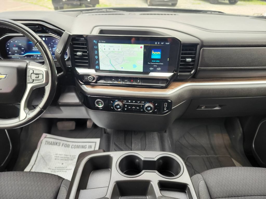 Used 2022 Chevrolet Silverado 1500 LT AWD/4WD image 14