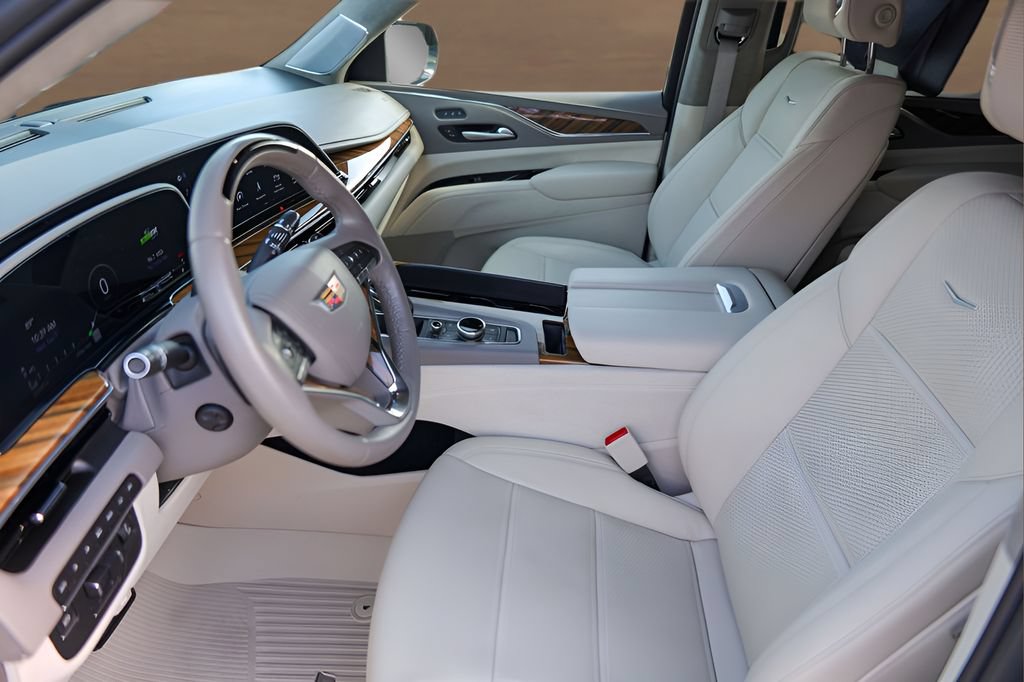 Certified 2024 Cadillac Escalade Premium Luxury Platinum AWD/4WD image 9