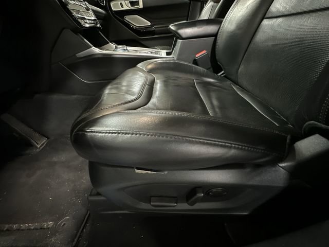 Used 2022 Ford Explorer Platinum w/ Equipment Group 601A AWD/4WD image 18