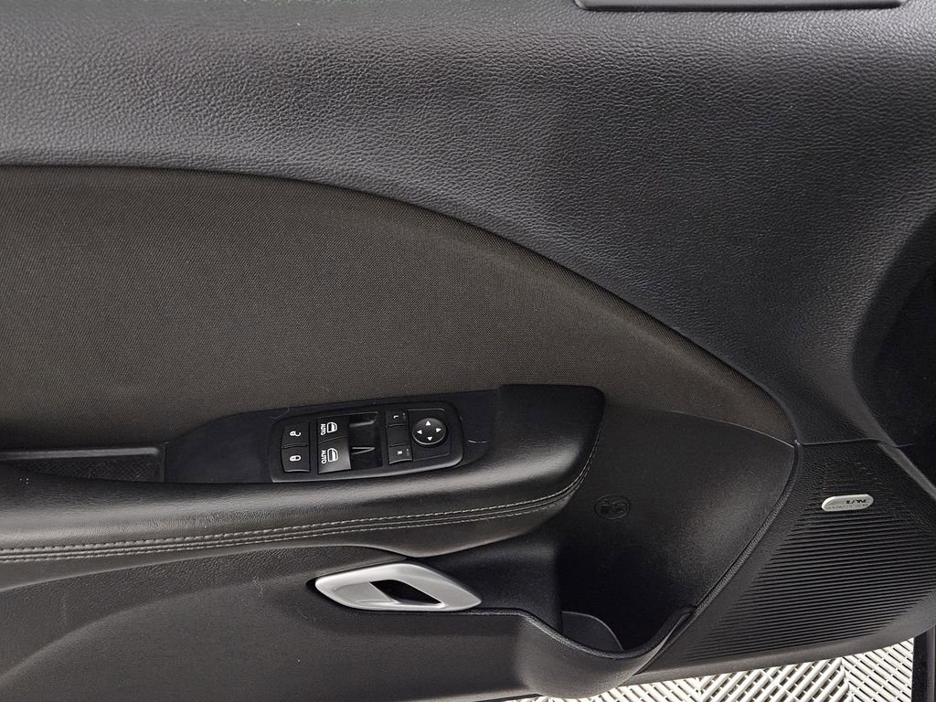 Used 2015 Dodge Challenger R/T w/ Quick Order Package 28B R/T RWD image 26