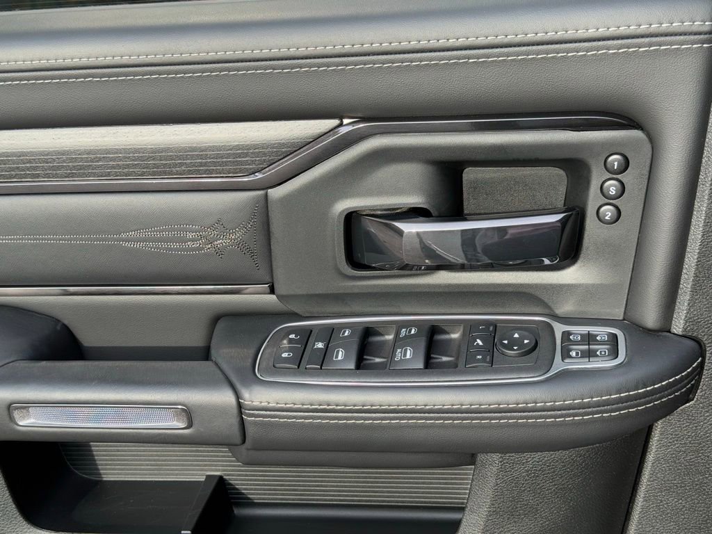 Used 2024 RAM 2500 Limited image 23