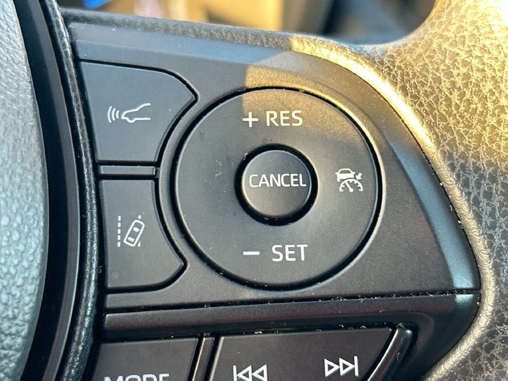 Certified 2025 Toyota RAV4 LE AWD/4WD image 17