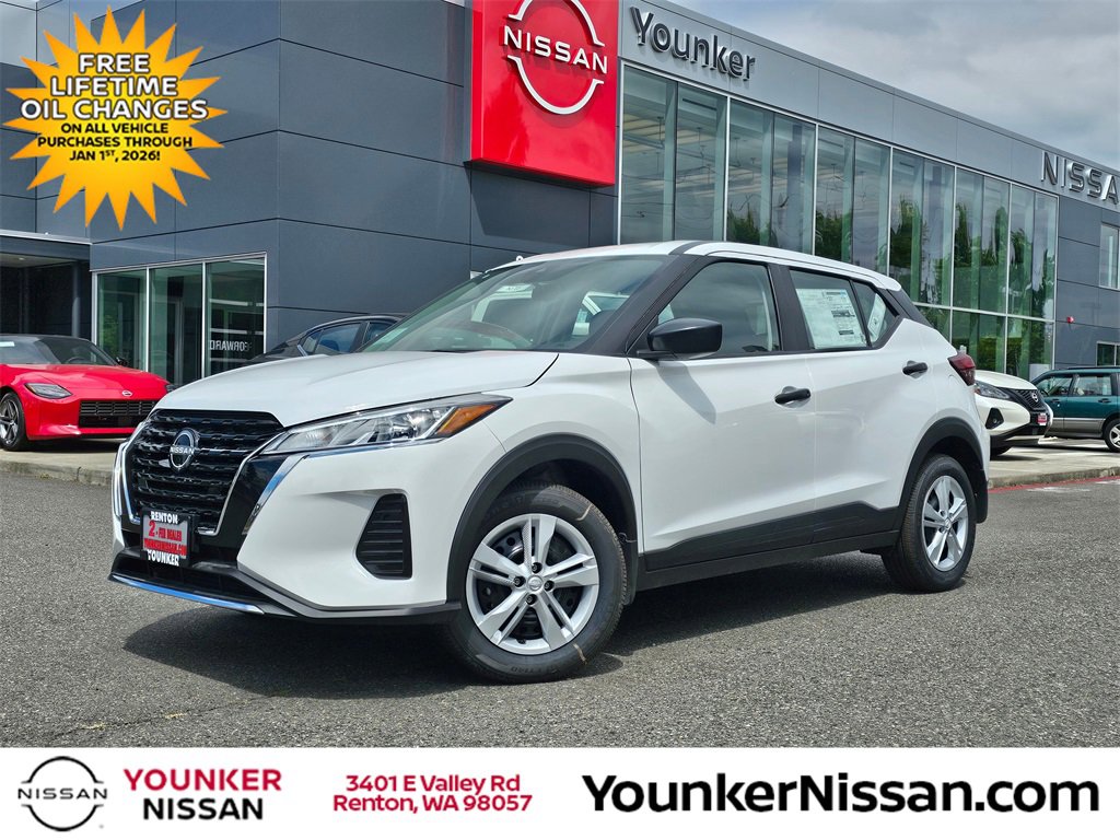 New 2025 Nissan Kicks Play S