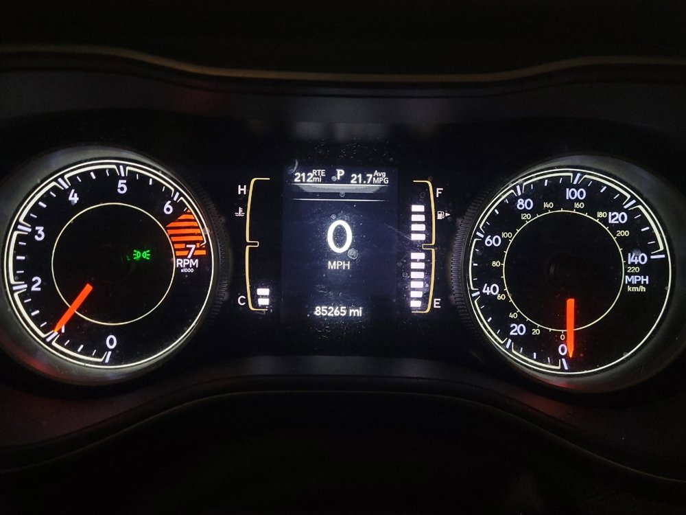 Used 2020 Jeep Cherokee Latitude Plus FWD image 23
