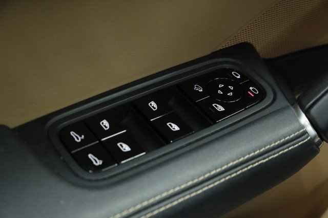 Used 2019 Porsche Cayenne S AWD/4WD image 21