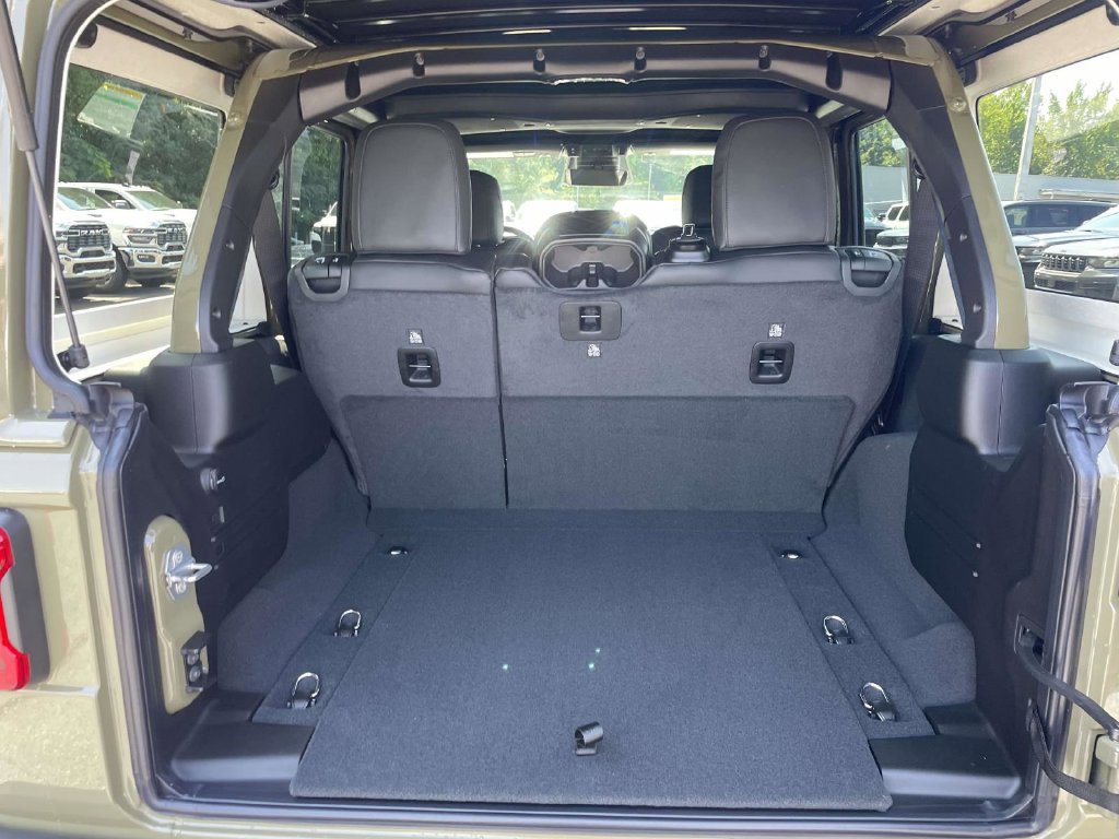 New 2027 Jeep Wrangler Unlimited Rubicon AWD/4WD image 41