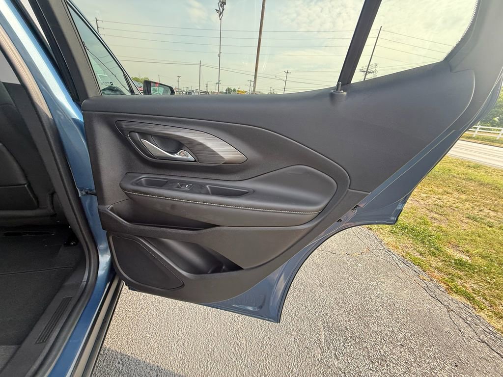 Used 2024 GMC Terrain SLE w/ Driver Convenience Package FWD image 20