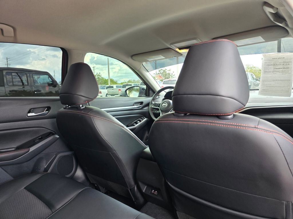 Used 2025 Nissan Altima 2.5 SR image 12