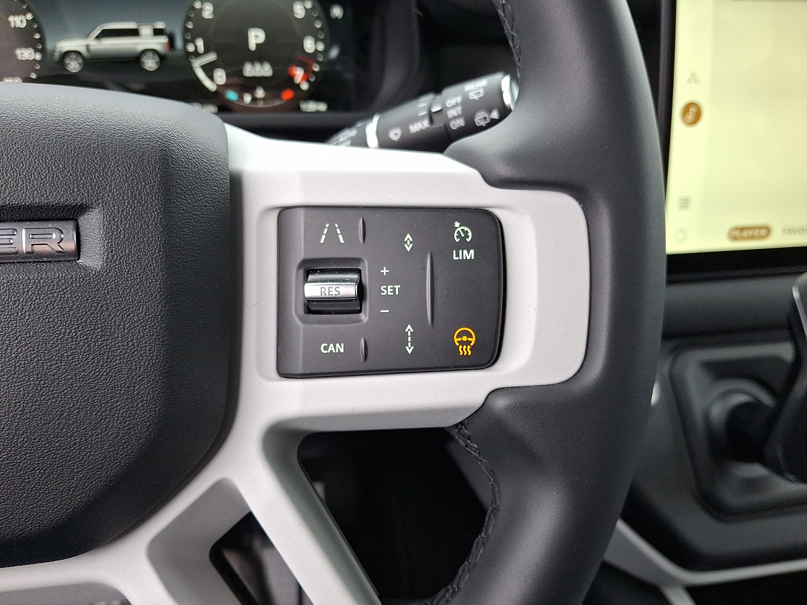 Used 2025 Land Rover Defender 110 S image 22