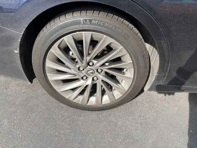 Used 2025 Lexus ES 350 w/ Accessory Package (Z2) FWD image 16