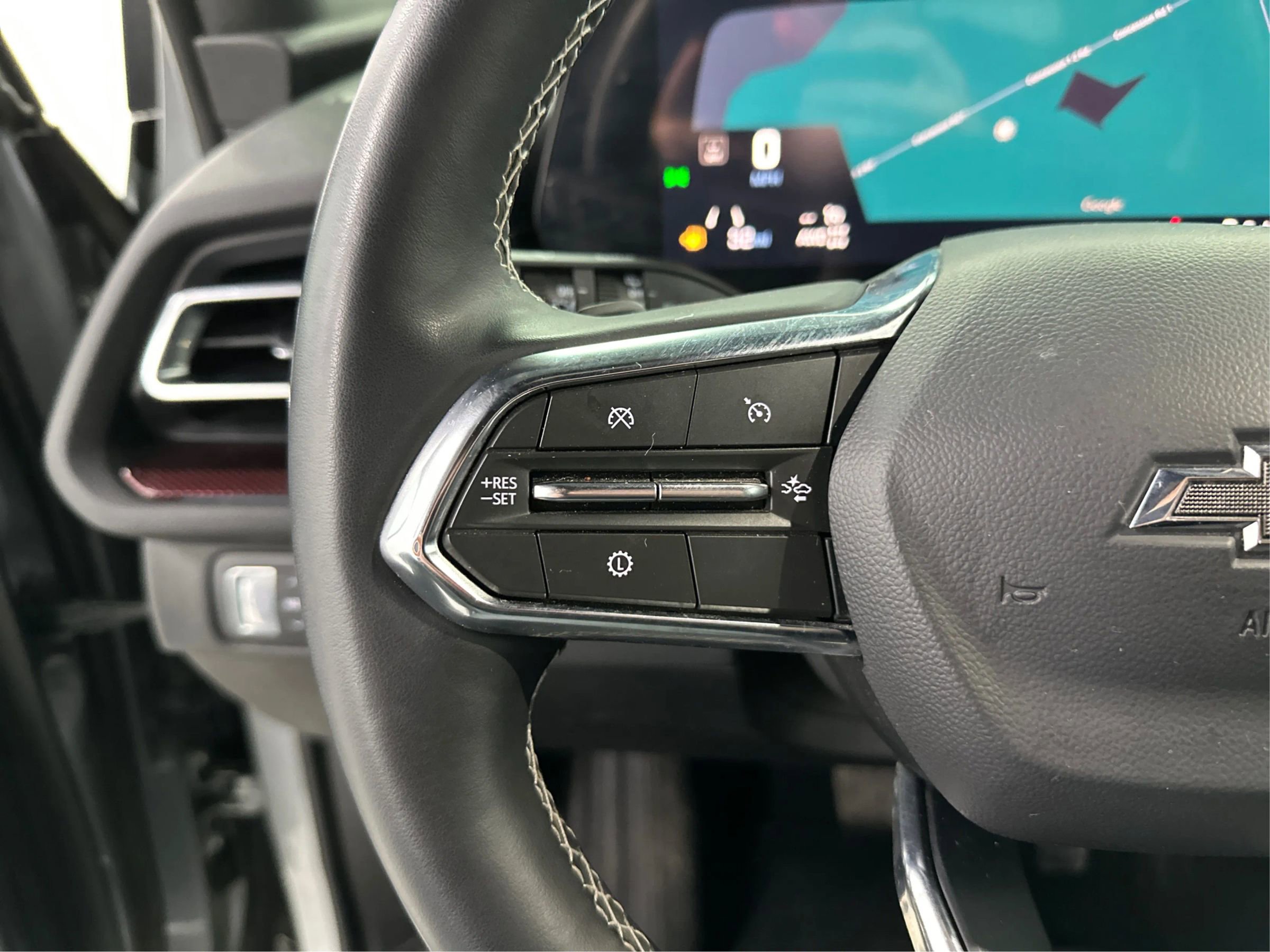 Used 2025 Chevrolet Traverse Z71 image 30