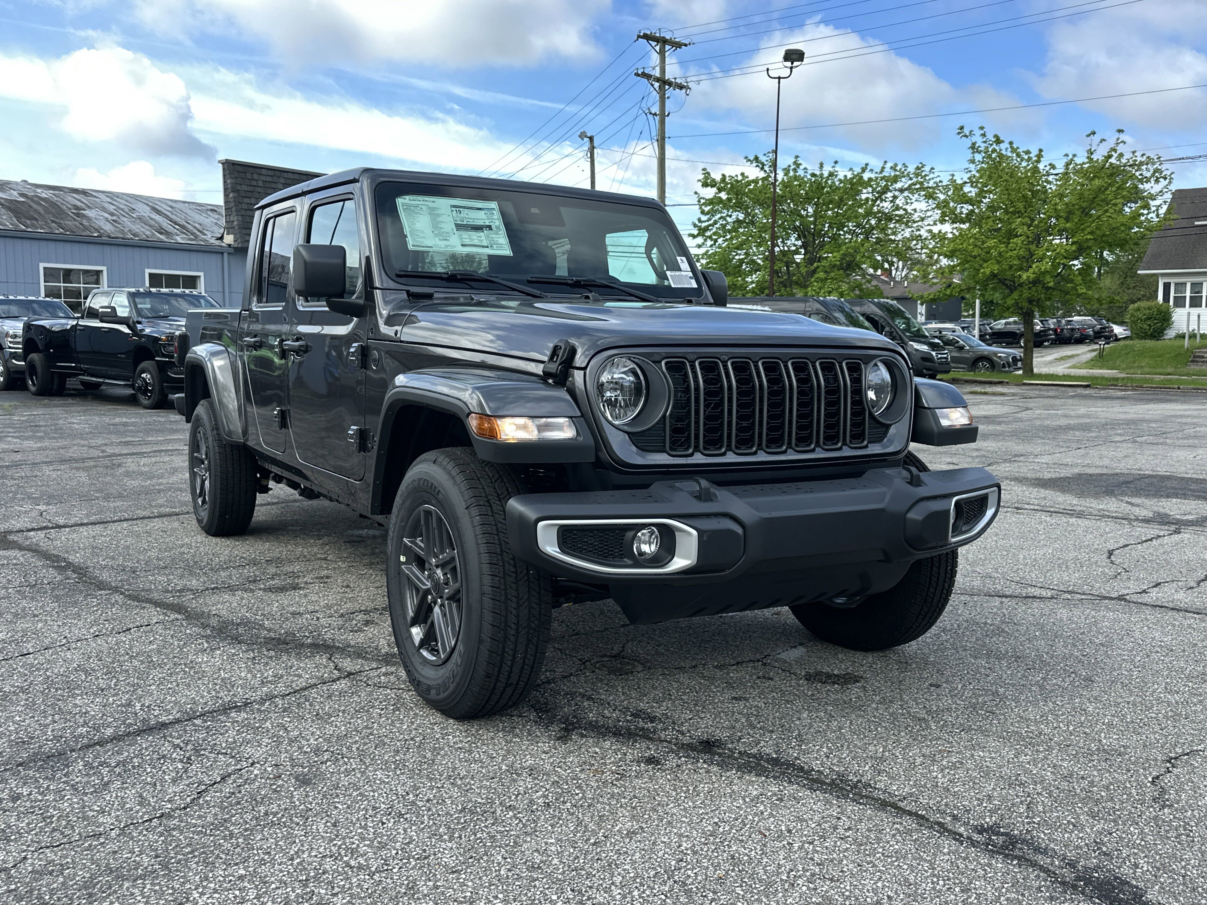 New 2025 Jeep Gladiator Sport image 20