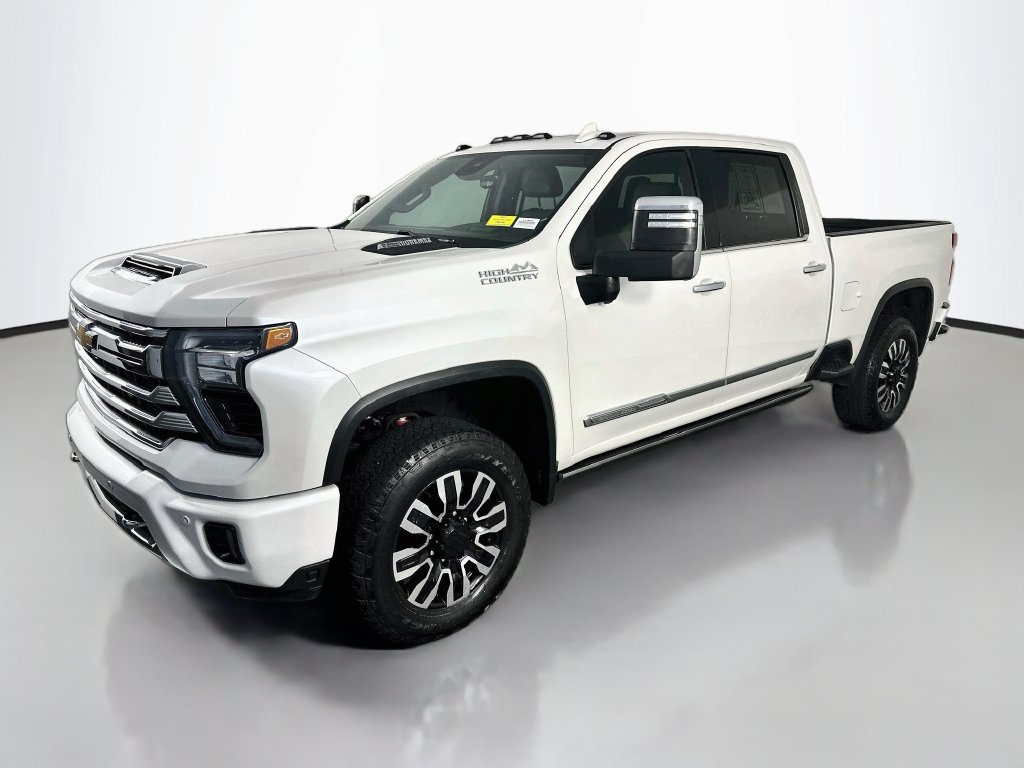 Used 2024 Chevrolet Silverado 2500 High Country w/ High Country Premium Package AWD/4WD image 3