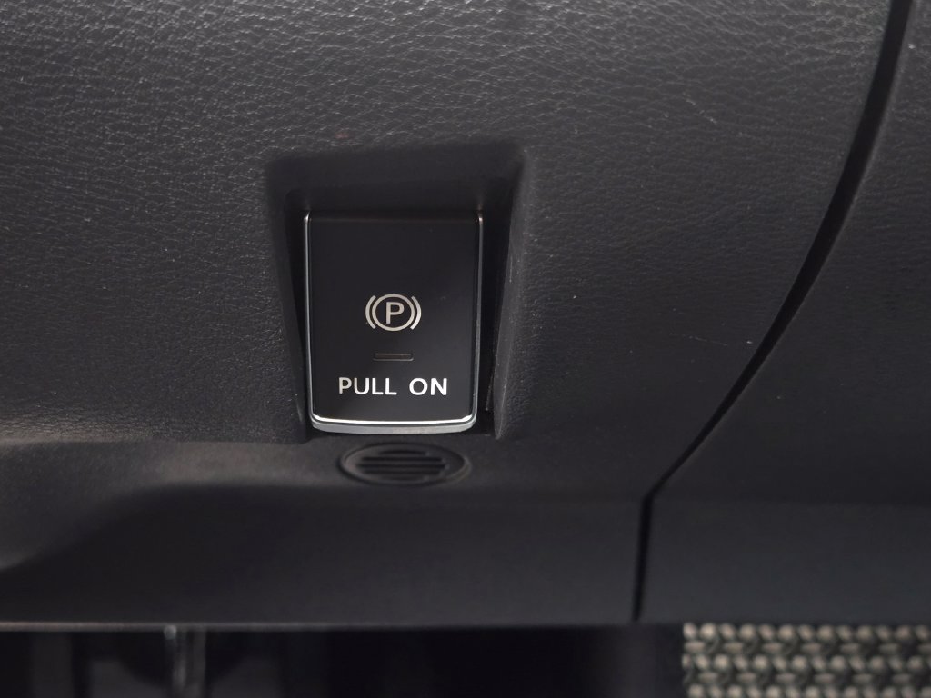 Used 2024 Nissan Ariya FWD image 25