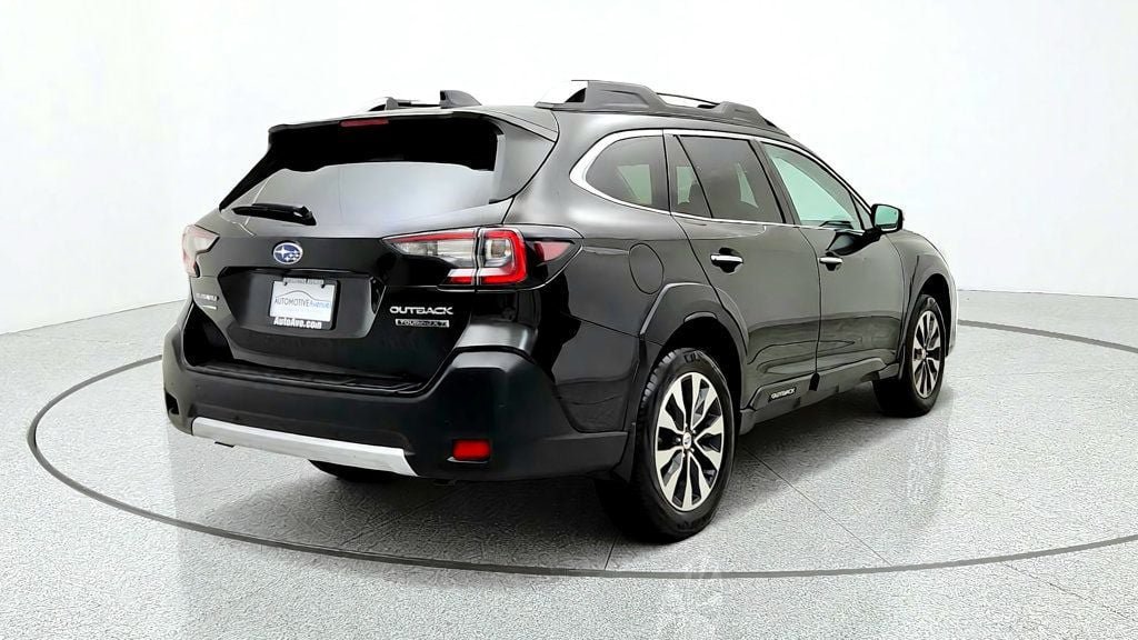Used 2024 Subaru Outback Touring XT AWD/4WD image 5