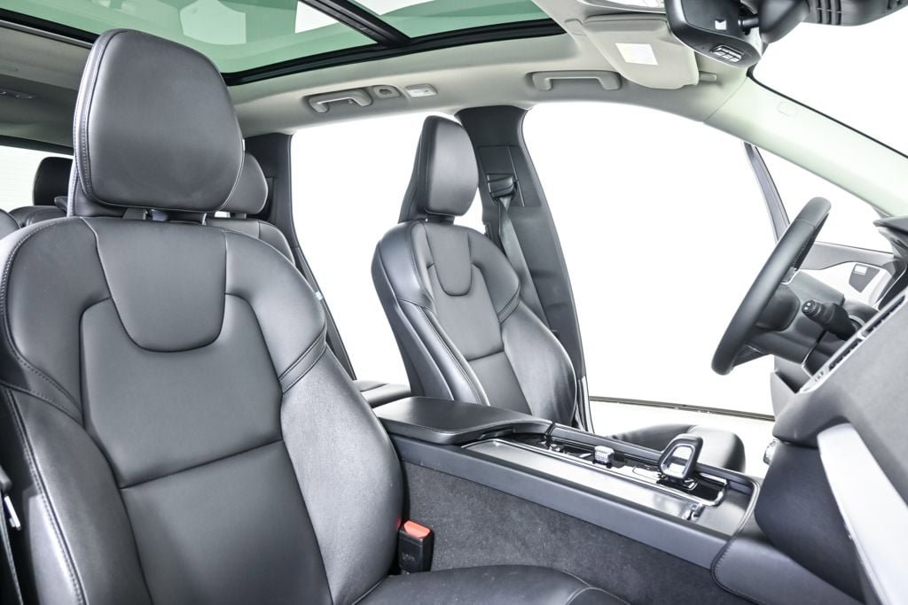 Certified 2023 Volvo XC90 B5 Core AWD/4WD image 24