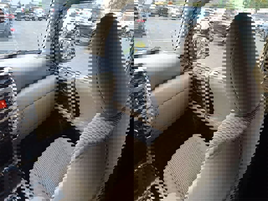 Used 2013 Toyota 4Runner SR5 image 11