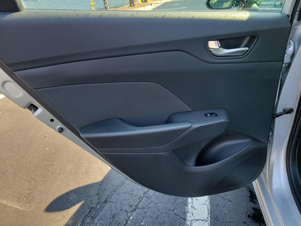 Used 2021 Hyundai Accent SE FWD image 12