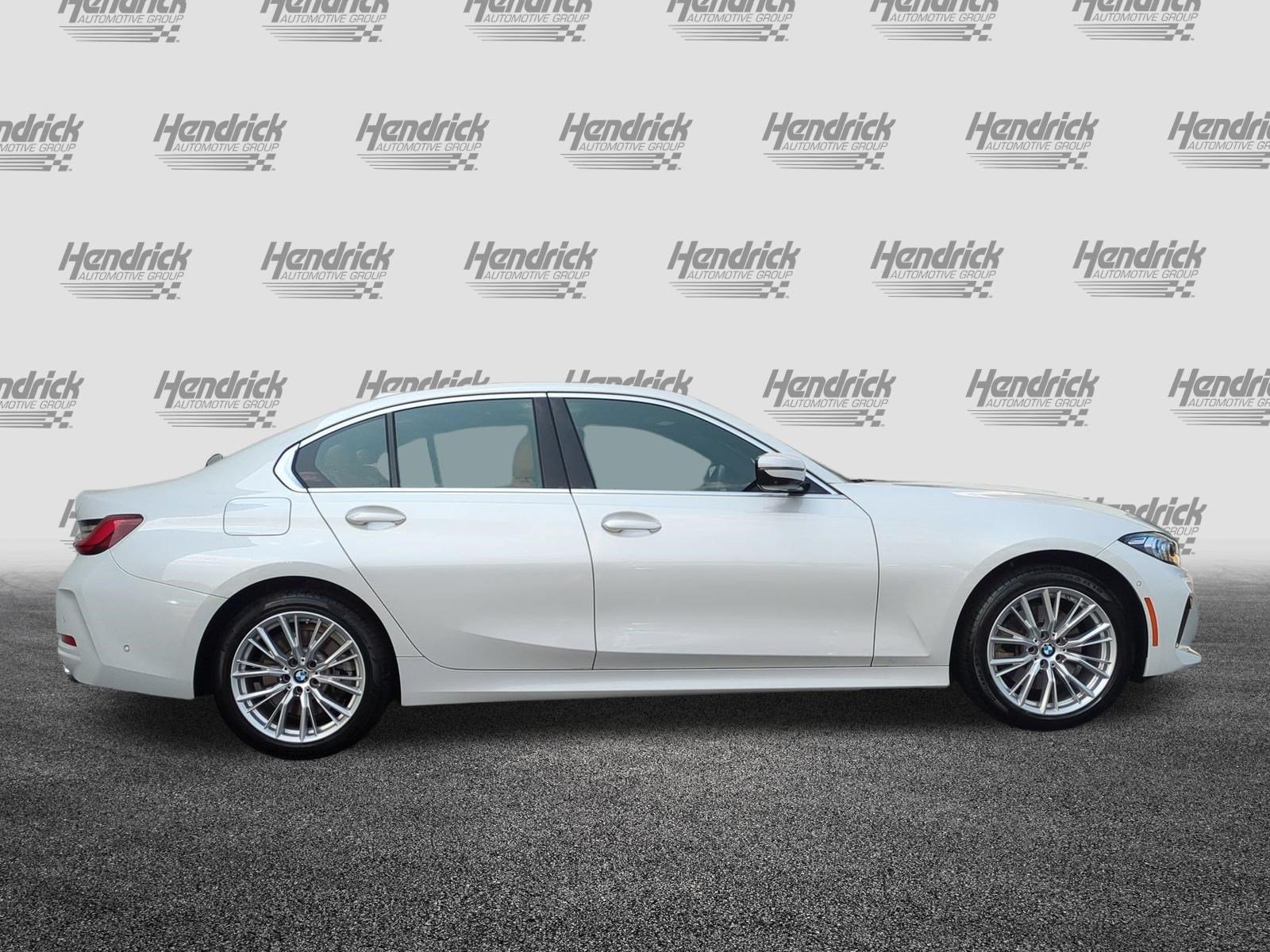 Used 2024 BMW 330i xDrive Sedan AWD/4WD image 11