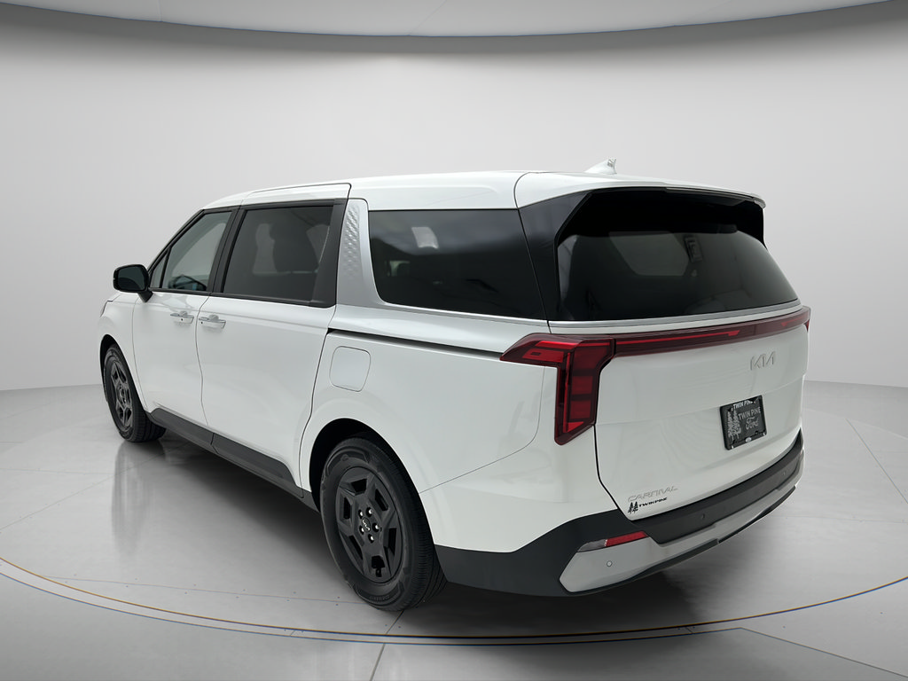 Used 2025 Kia Carnival FWD image 7