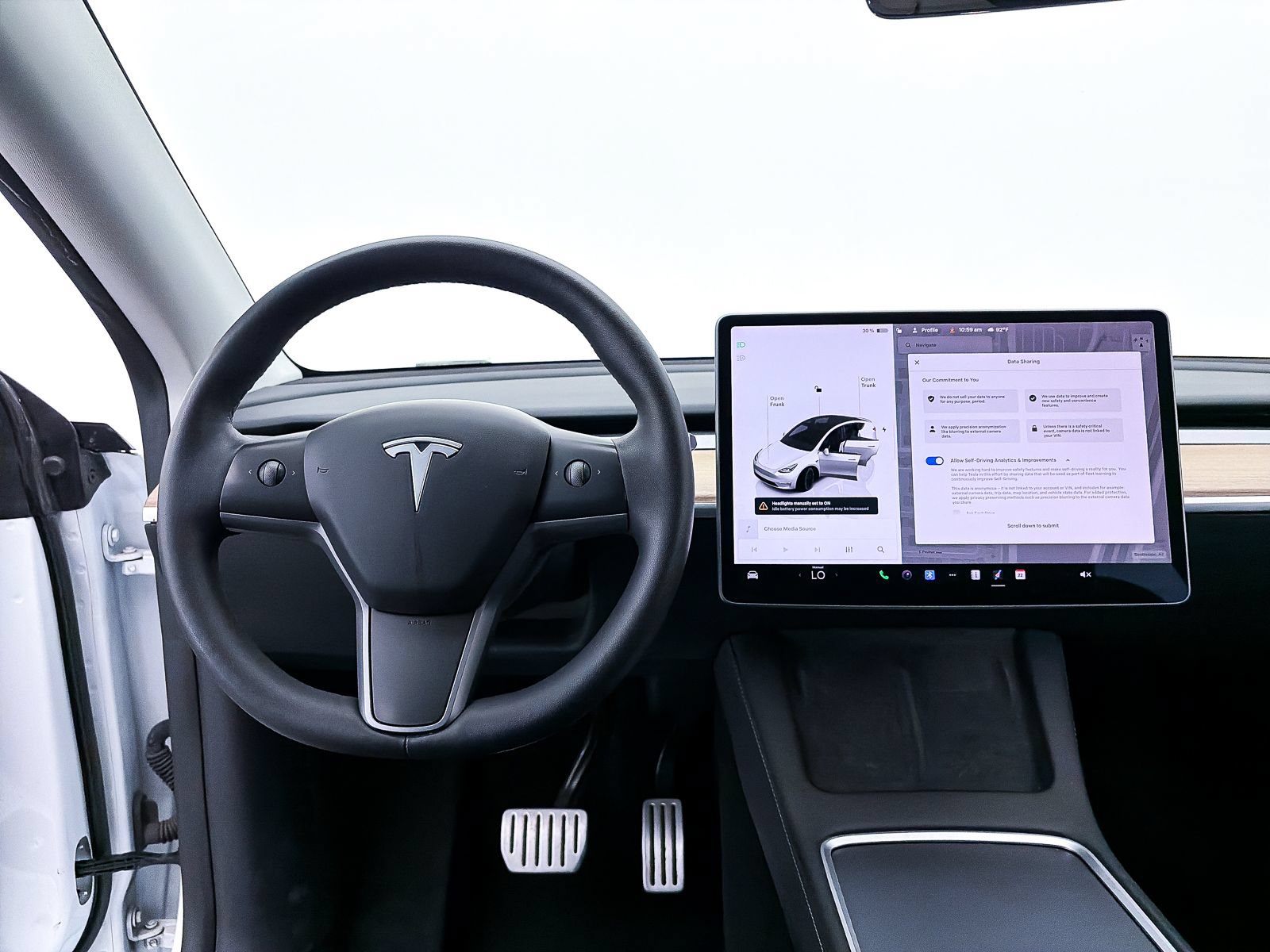Used 2023 Tesla Model Y Performance AWD/4WD image 3