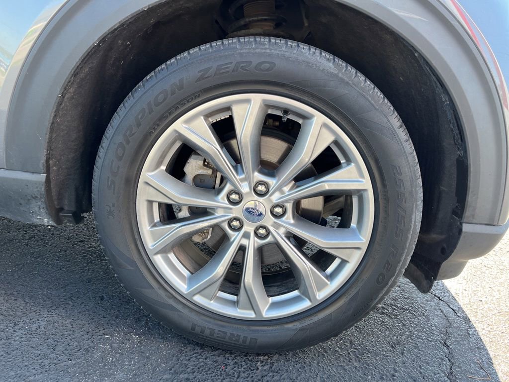 Used 2021 Ford Explorer Limited w/ Equipment Group 301A RWD image 12