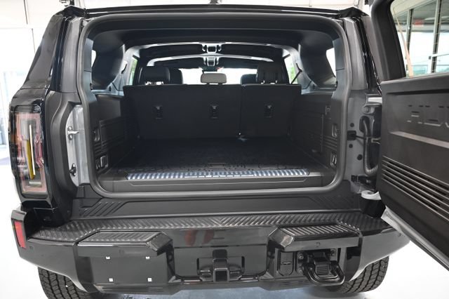 New 2026 GMC Hummer EV SUV w/ LPO, Dark Essentials Package AWD/4WD image 32