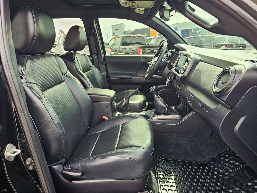Used 2020 Toyota Tacoma TRD Sport image 17