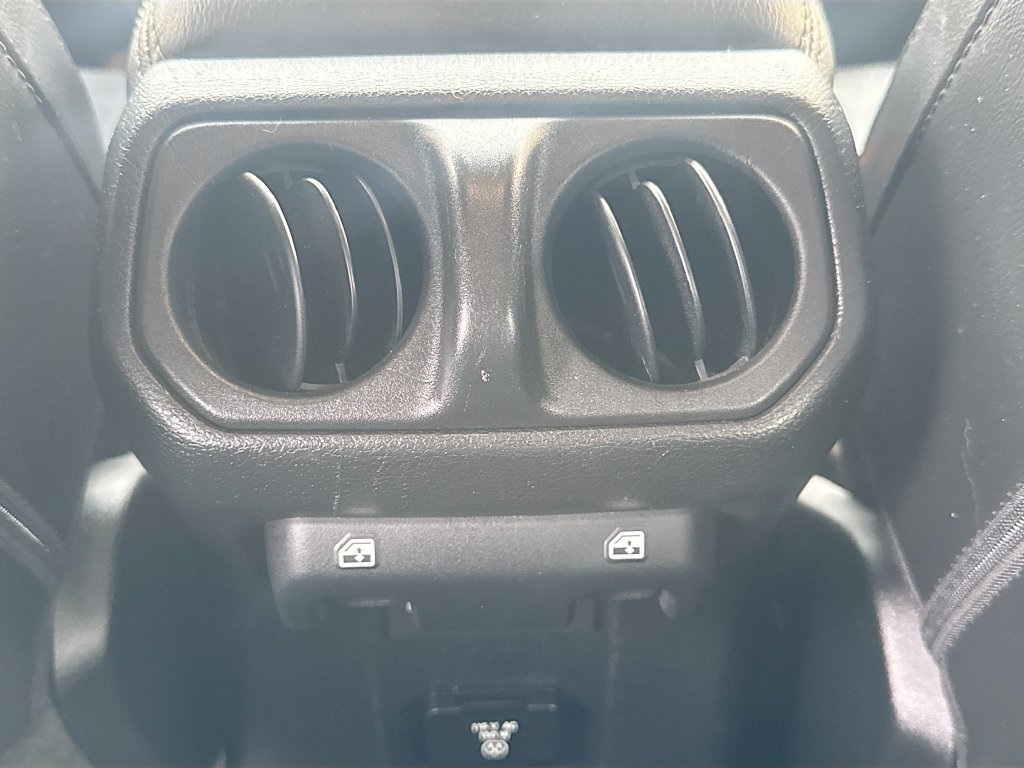 Certified 2022 Jeep Wrangler Unlimited Sahara AWD/4WD image 28