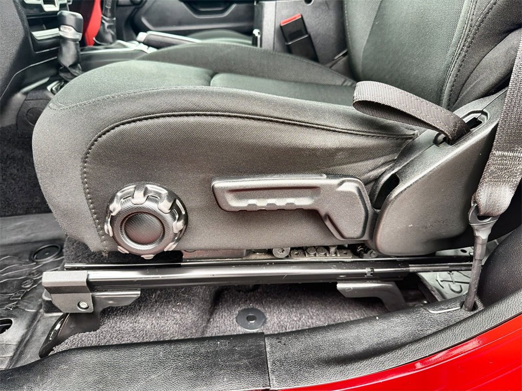 Used 2021 Jeep Wrangler Sport image 14