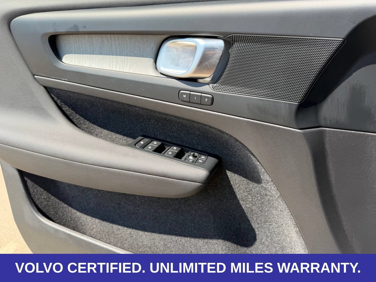 Certified 2026 Volvo XC40 B5 Plus AWD/4WD image 23