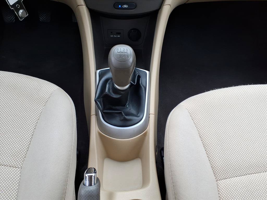 Used 2012 Hyundai Accent GLS w/ Comfort Pkg 2 FWD image 26