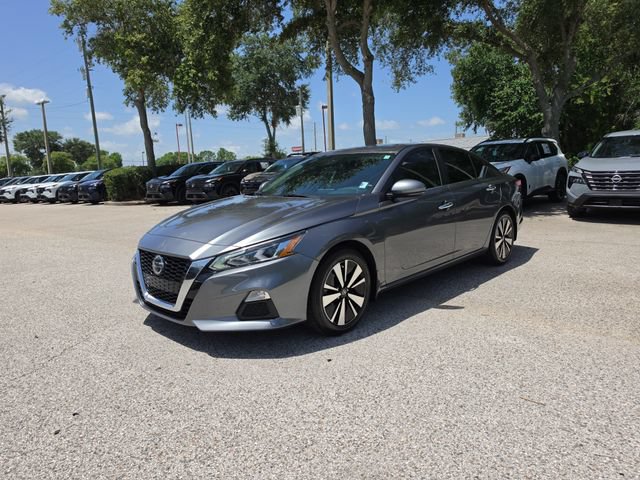 Certified 2021 Nissan Altima 2.5 SV w/ SV Premium Package FWD image 4
