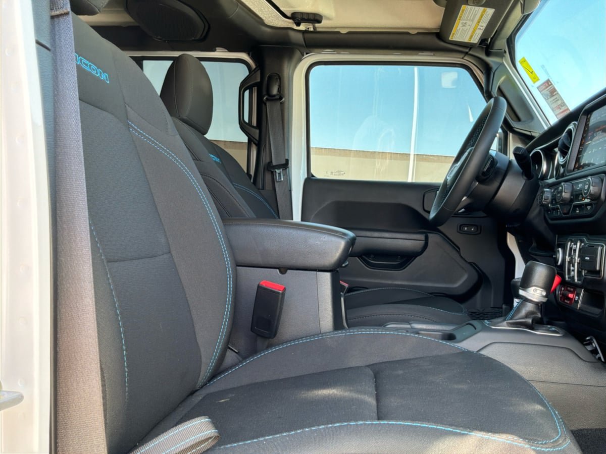 Used 2023 Jeep Wrangler Unlimited Rubicon 4xe AWD/4WD image 21