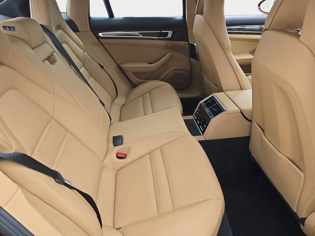 Used 2023 Porsche Panamera image 13
