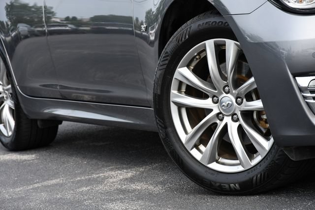 Used 2015 INFINITI Q70 3.7 w/ Deluxe Touring Package AWD/4WD image 14