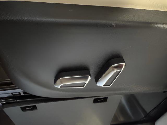 Used 2020 Mercedes-Benz Metris Passenger image 14