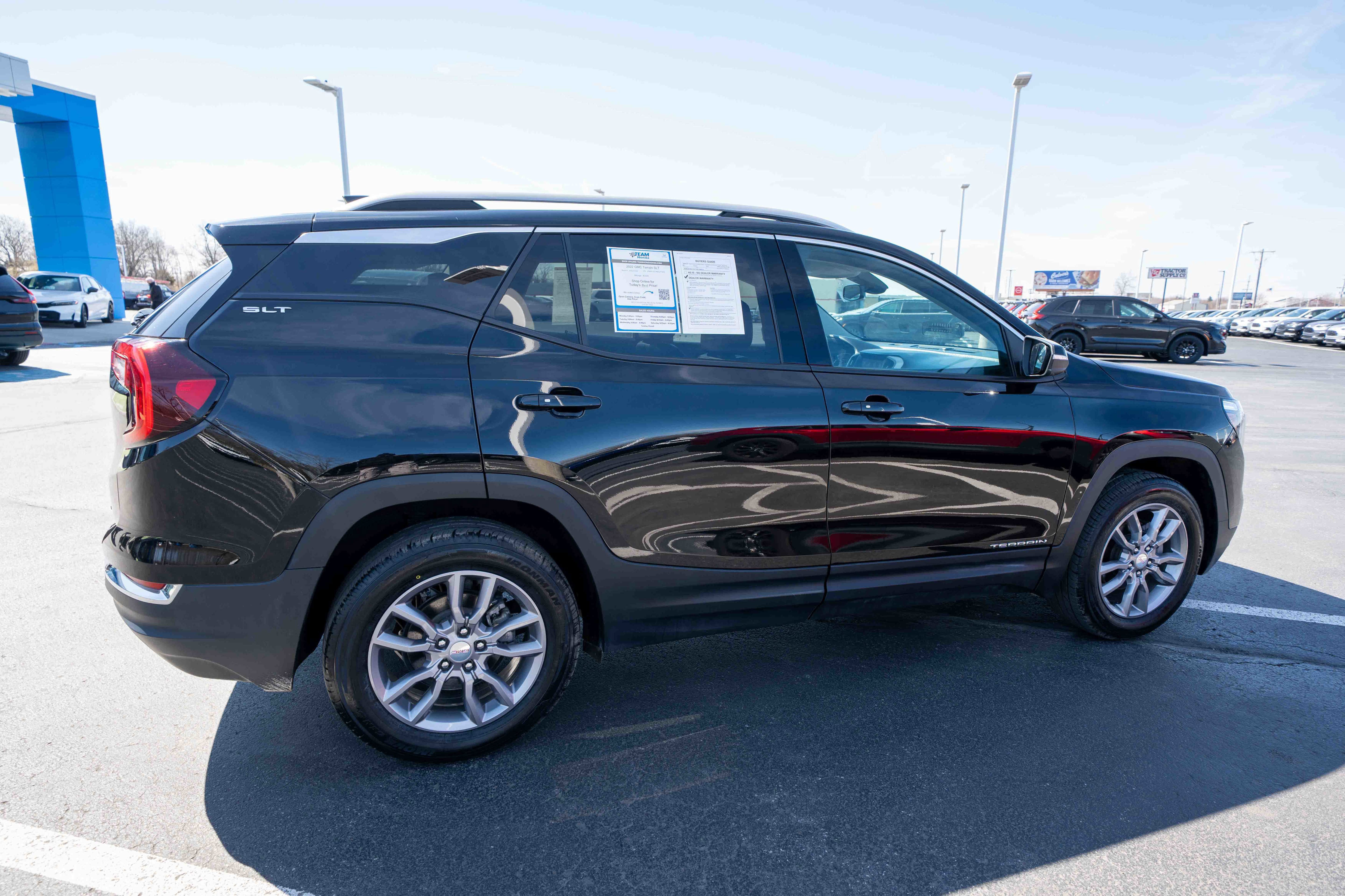 Used 2022 GMC Terrain SLT image 6