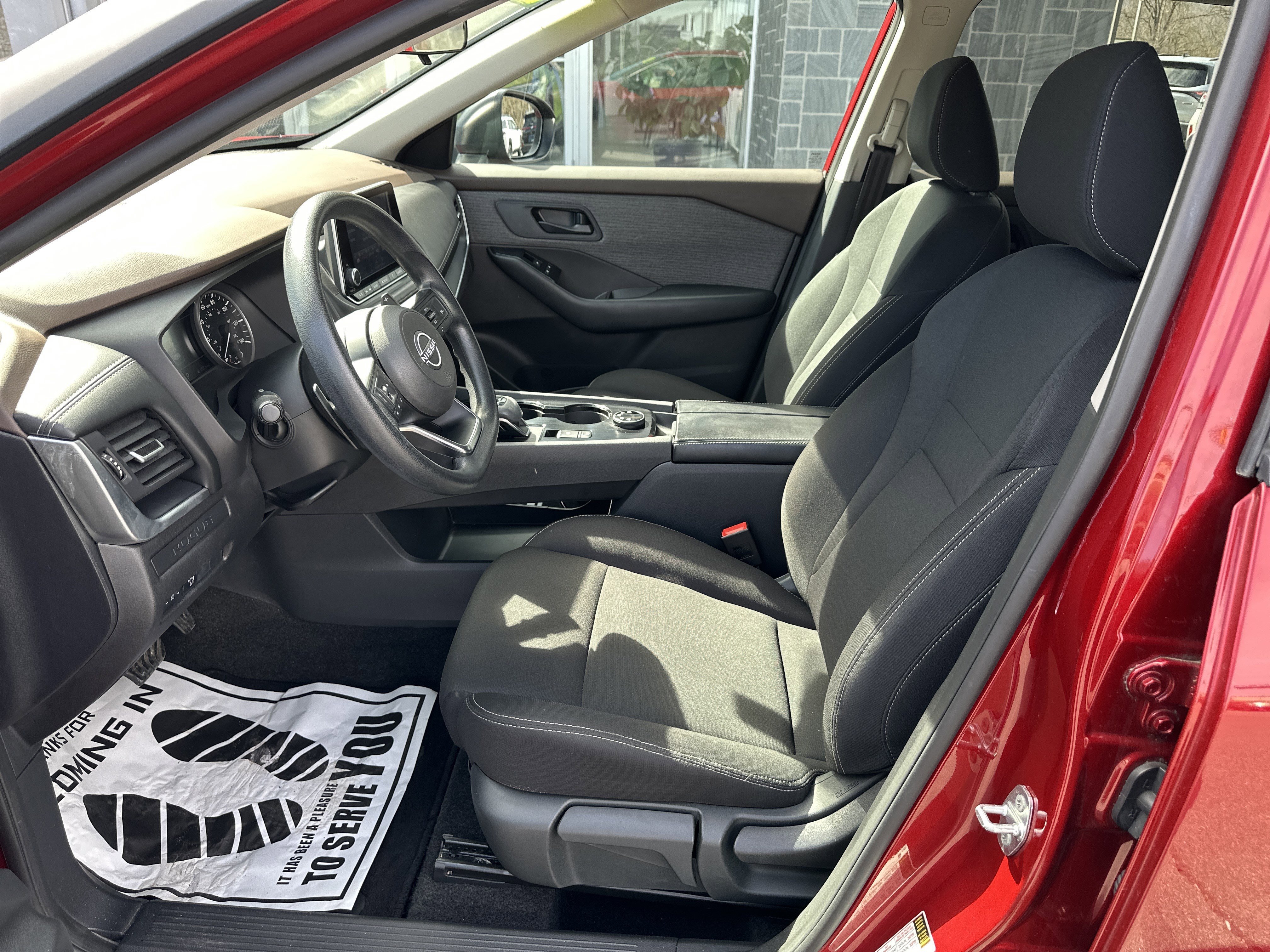 Used 2023 Nissan Rogue S image 12