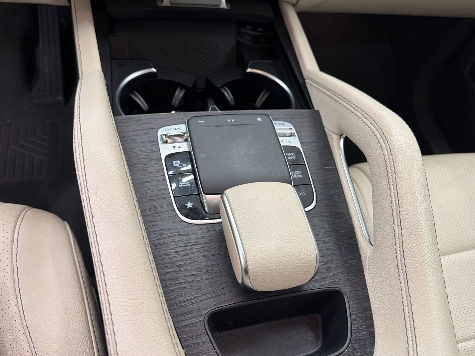 Certified 2020 Mercedes-Benz GLE 350 4MATIC w/ Premium Package image 18