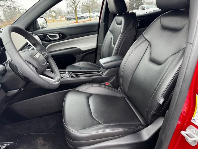 Used 2025 Jeep Compass Limited image 21