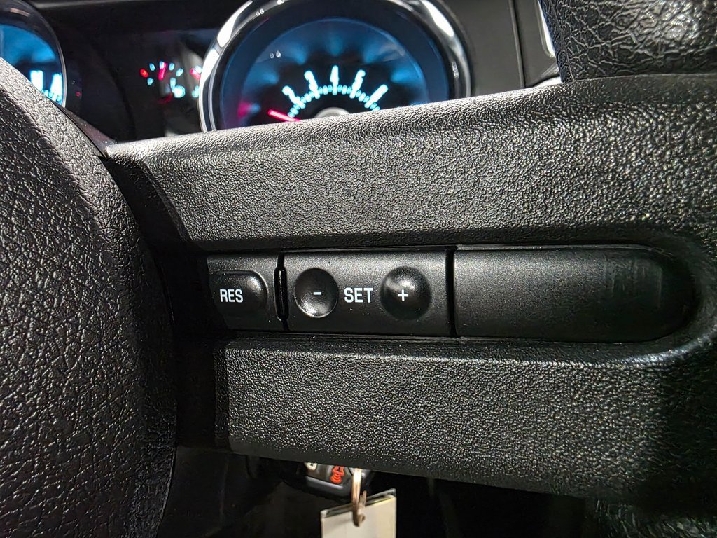 Used 2012 Ford Mustang Coupe image 5