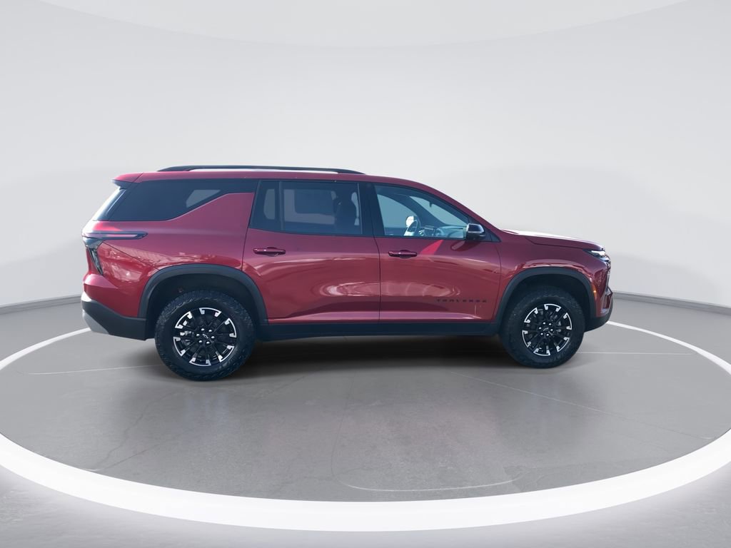 Used 2025 Chevrolet Traverse Z71 image 9