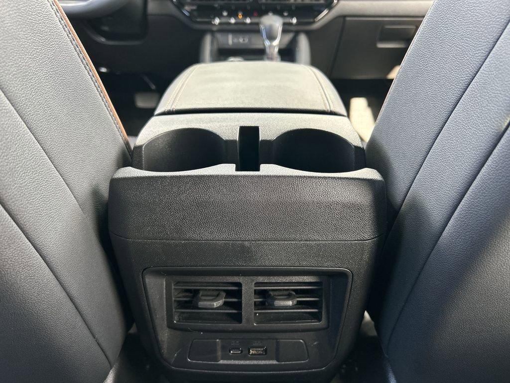 Used 2024 GMC Canyon AT4 w/ Technology Package image 21