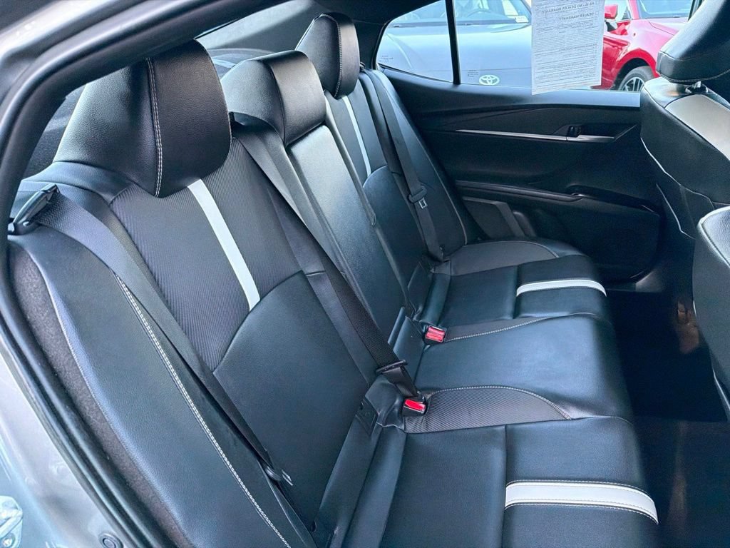 Used 2025 Toyota Camry SE FWD image 14